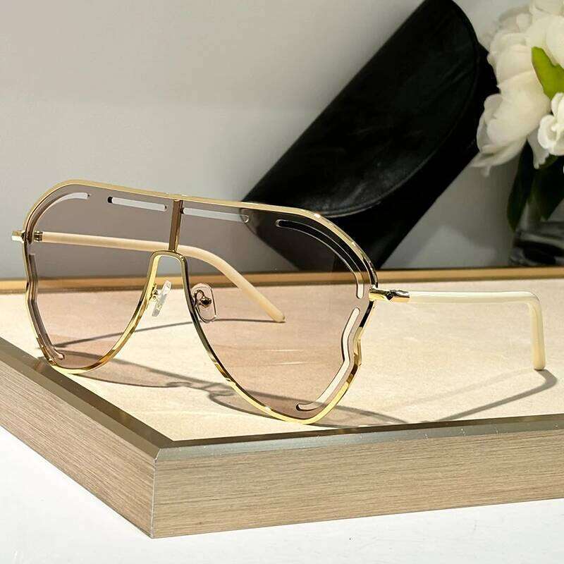 Alloy Big Frame Sunglasses for Men and Women High Quality Fashion Brand Designer Retro Glasses UV400 Outdoor Eyeglasses 26Y0205