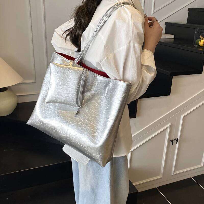 LEFTSIDE high-capacity PU Leather Tote Bags For Women 2025 New Trend Female Shoulder Bag Soft Solid Color Handbags And Purses Y260204