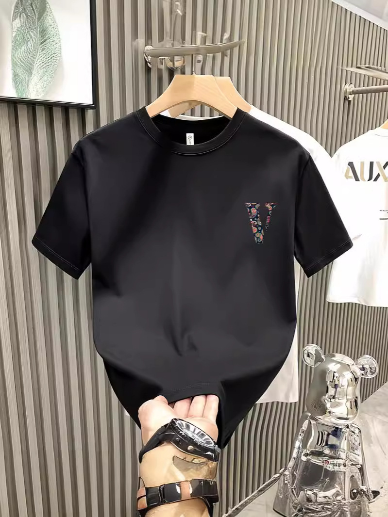 Free delivery Men's T-Shirts Fashionable short sleeved T-shirt for summer comfortable and simple commuting T-shirt