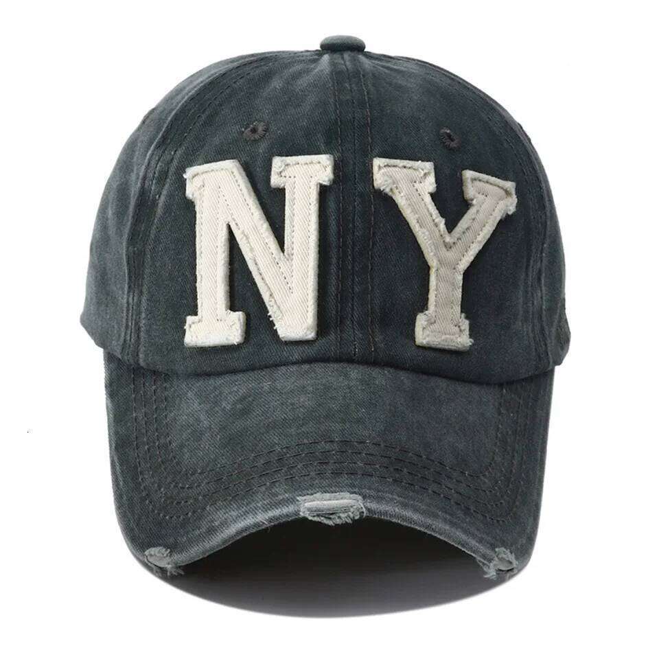 2025 New Designer Letter Embroidery Baseball Hat Male Female Hip Hop Unisex Vintage Snapback Caps for Men Women Gorras Hombre 26L0205
