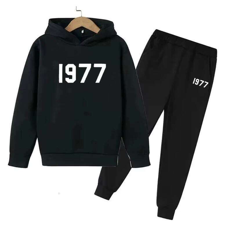 Fashion Casual 1977 Boys Girls 2 Piece Sets Tracksuit Kids Hooded Sports Suit Children Hoodies Sweatshirt Top+Pants Streetwear X260205