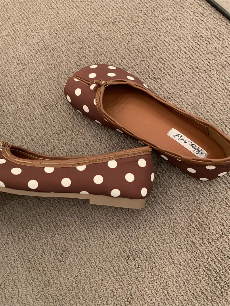 2026 Women Tabi Ninja Shoes Fashion Woman Microfiber Leather Comfy Flats Split Toe Slippers Soft Bottom Loafers Moccasins 260204