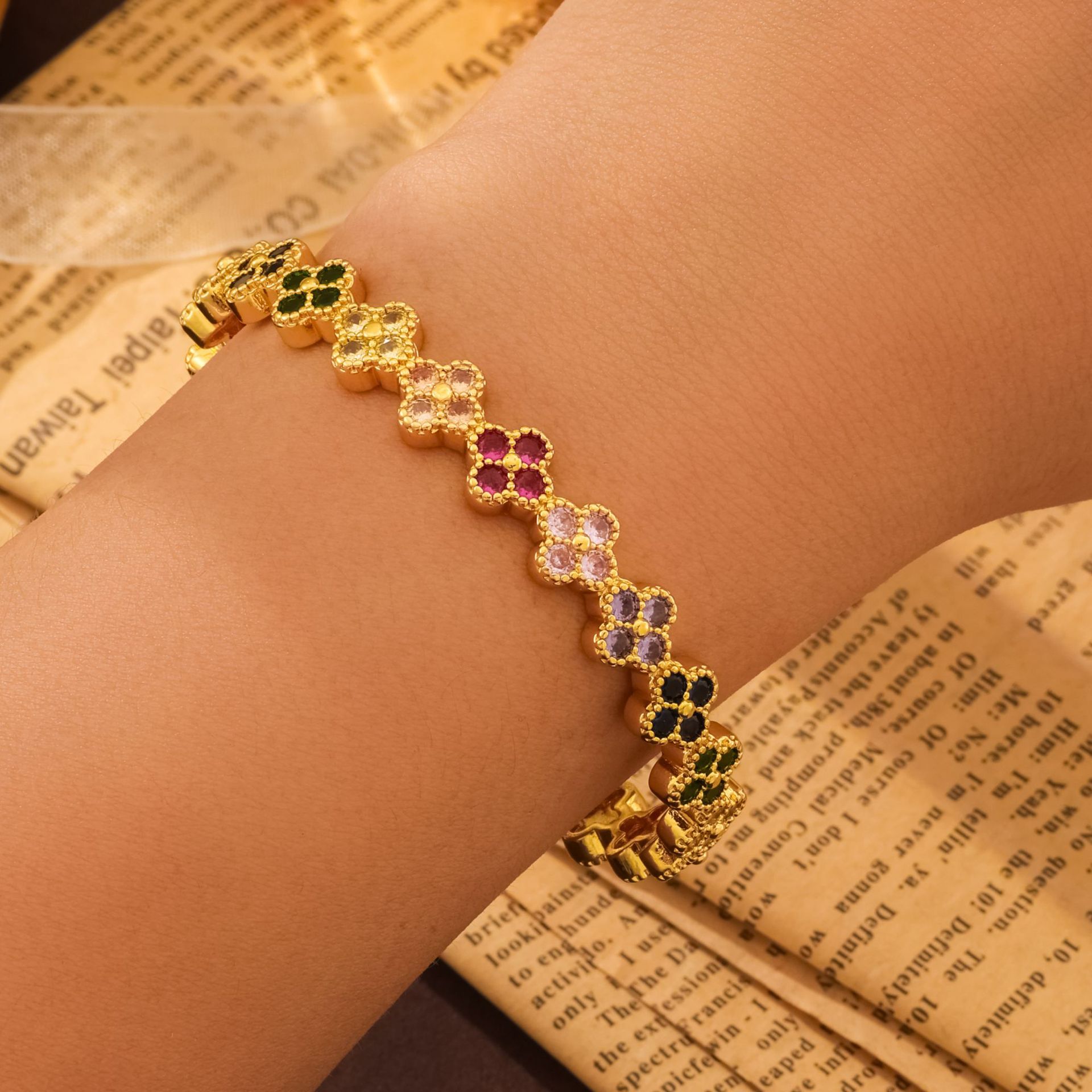 Fashion Light Luxury Copper Inlaid Colorful Diamond Four-Leaf Clover Adjustable Open Bracelet for Women Niche High-End Flower - view 5