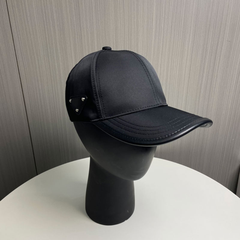 Designer baseball cap women luxurious and stylish classic triangle logo sun men simple letter baseball cap classic summer adjustable strap comes with a gift box