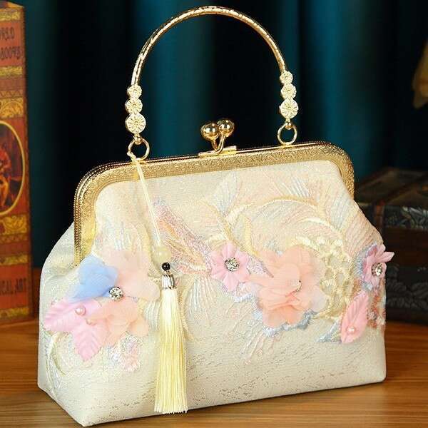 New Arrivals Original Heavy Craft Flower Lace Mesh Socialite Handbag Ancient Style Cheongsam Banquet Rhinestone High-End Women's Bag Evergwish