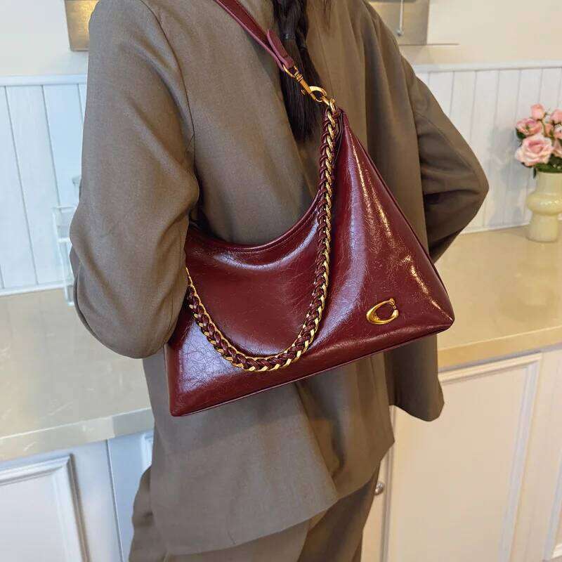 Spacious Simple Stylish Chain Single Shoulder Underarm Fall Winter New Style Vintage Unique Slant Bag for Work Y260204