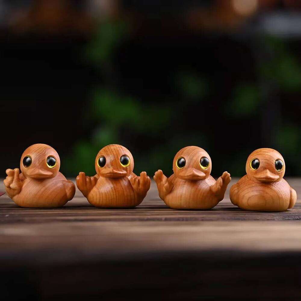 Wooden Cute 1Pc Little Yellow Duck Handheld Ornament Solid Wood Carving Home Office Cartoon Desktop Small & Decoration