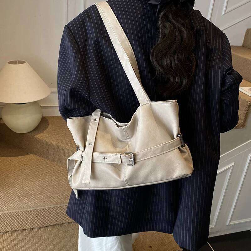 LEFTSIDE Women PU Leather Large Capacity Shoulder 2025 Winter Retro Solid Color Tote Bag Luxury Designer Female Handbags Y260204