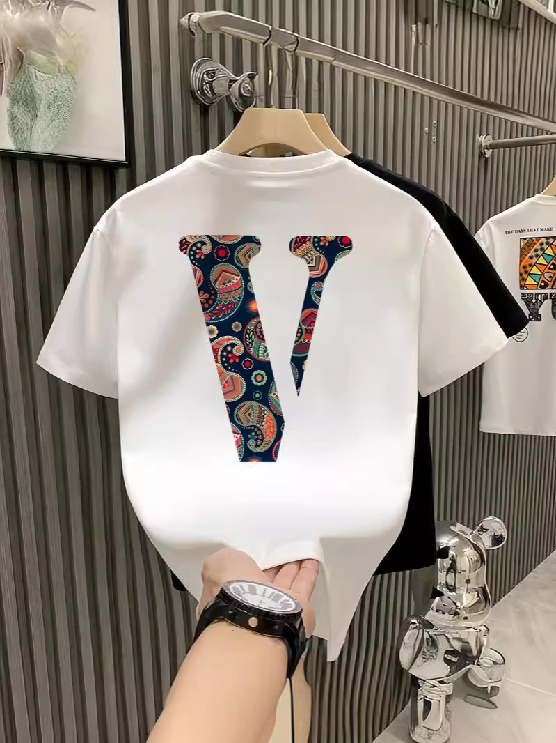 Free delivery Men's T-Shirts Fashionable short sleeved T-shirt for summer comfortable and simple commuting T-shirt