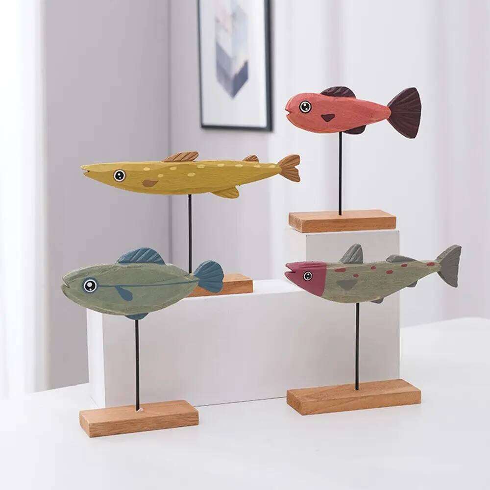 Exquisite Wooden Fish Statue Cartoon Fishes Colorfast Table Sculpture Stand for Living Room Office Home Decoration S260204