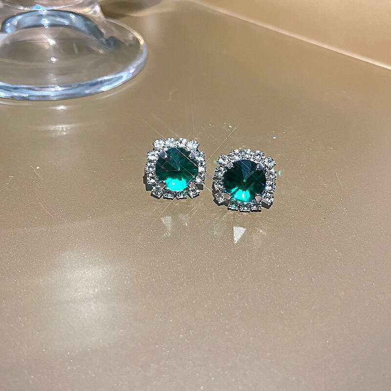 Diamond-encrusted Emerald Square Necklace Two-piece Elegant Earrings Niche Versatile Set for Women Light Luxury Style