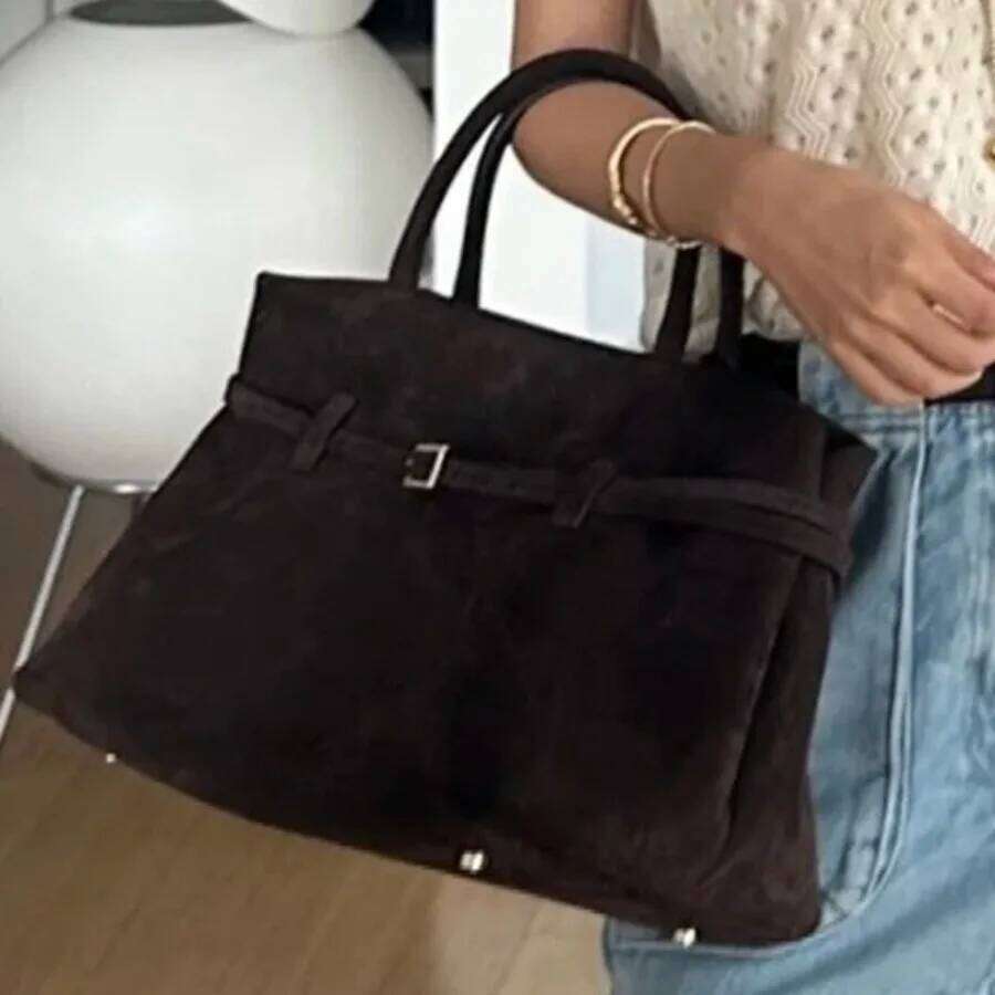 Public design 2025 autumn and winter new matte suede belt buckle portable tote lazy wind commuter women's bag Y260204