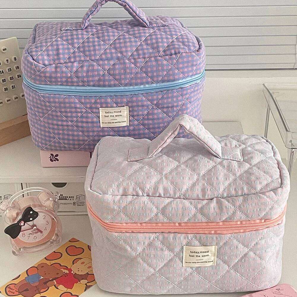 Ins Grid Women Tote Cosmetic Storage Portable Large Capacity Ladies Travel Organizer Makeup Pouch Quilting Zipper Bag Y260206