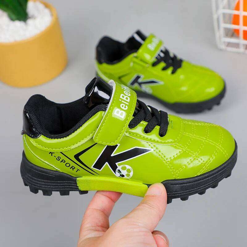 for Kids 2024 New Children Football Cleats Fashion Firm Ground Soccer Shoes 26Y0206