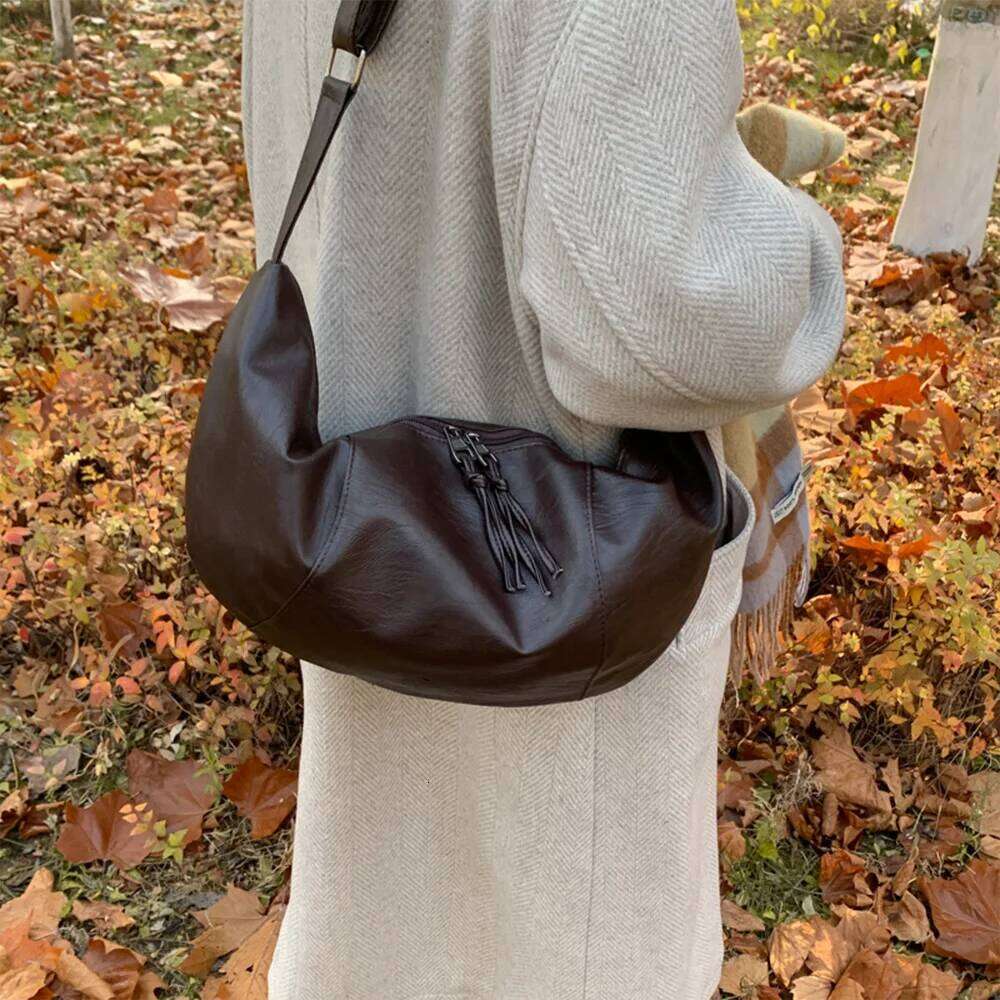 Small Niche Design Women's Large-Capacity Autumn and Winter Versatile Wide-Strap Single Shoulder Crossbody Dumpling Bag XJ260129