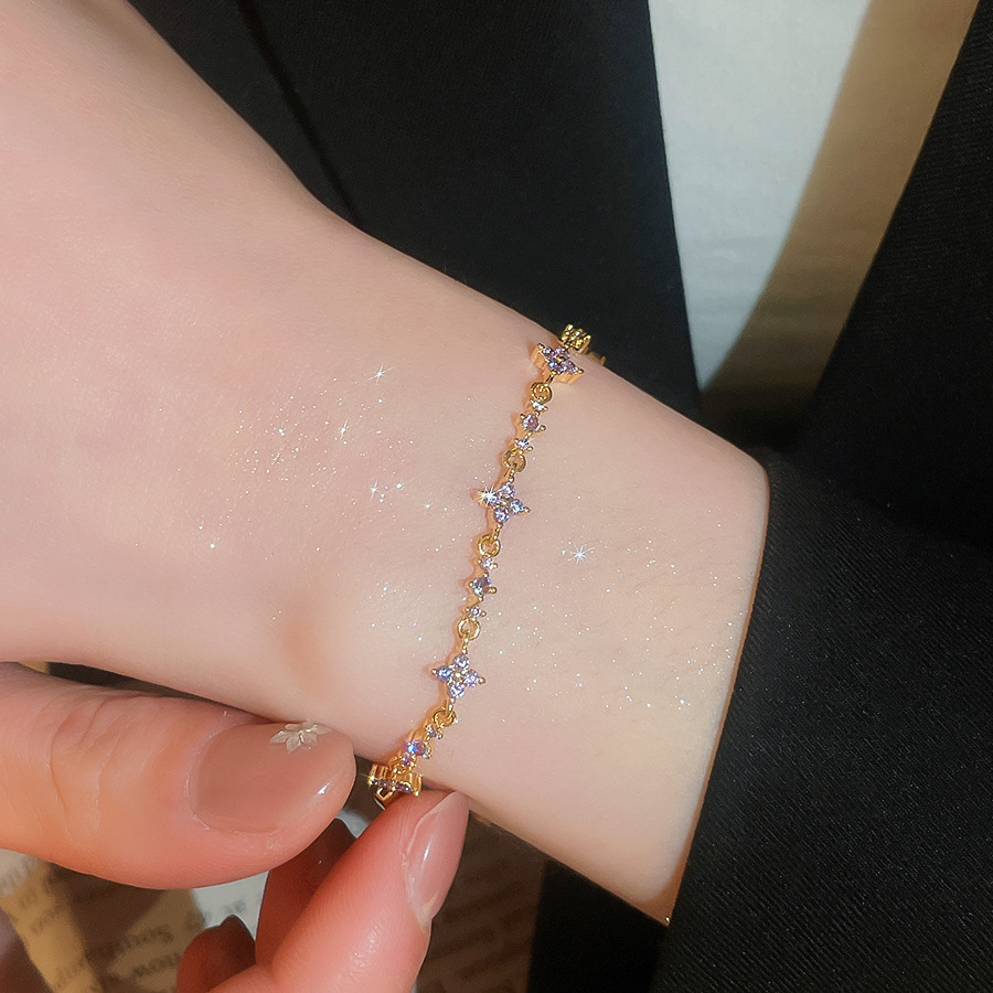 Korean-style ultra-feminine minimalist zircon flower bracelet, light luxury high-end feel, fashionable and exquisite hand accessory with a unique desi - view 5