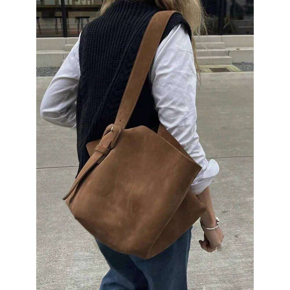 2025 New Retro Brown Large Capacity Shoulder Underarm Bag, Crossbody Fashion and Leisure Daily Commuter Women's Bag Y260205