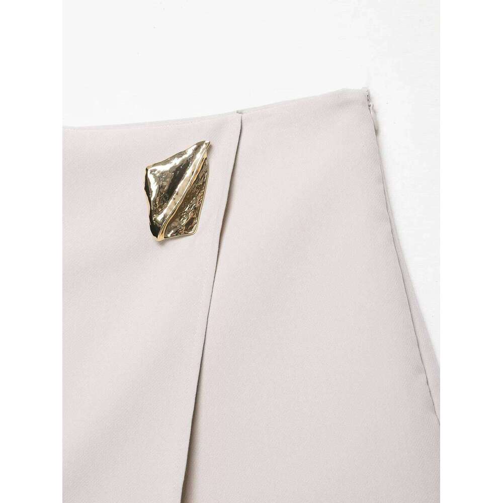 ZERAINS Autumn new women's clothing European and American style high waist asymmetrical metal decoration casual shorts XJ260206