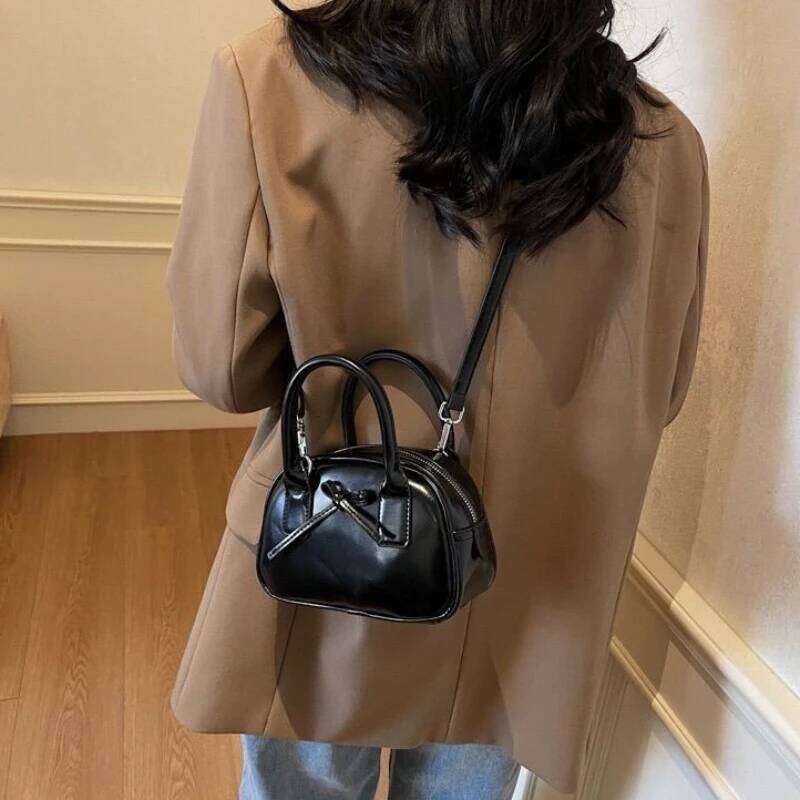 Korean Style Spring Summer Bow Accent Zipper Shoulder Bag 2025 New Fashion Versatile Crossbody Mini Red Top-Handle Bags Y260205