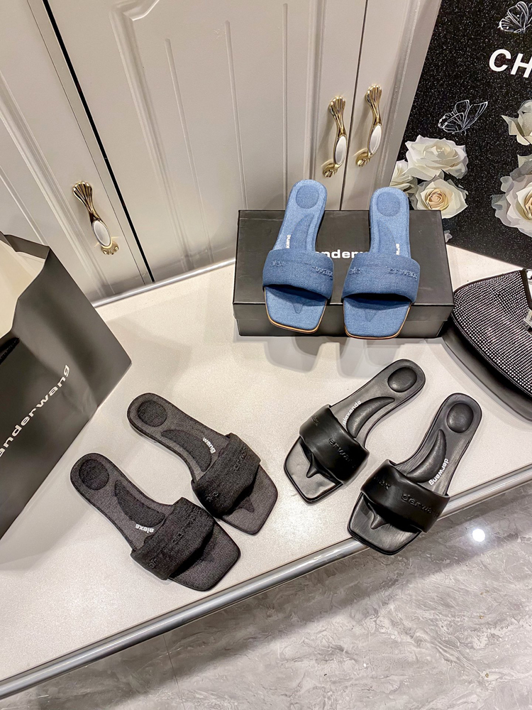 woman sandals designer slippers Highly recommended for summer, comfortable and non-slip. Fully shows luxurious sliders