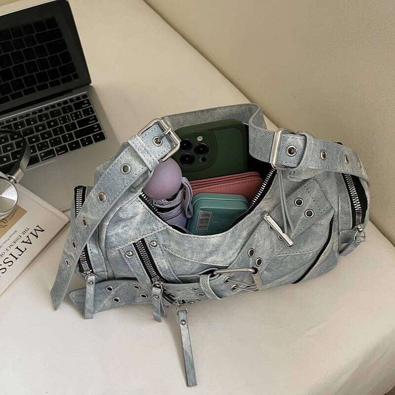 Rivet Design Half Moon Shoulder 2025 New Punk Style Motorcycle Bag Vintage Pu Leather Underarm Crossbody Handbag And Purse Y260205