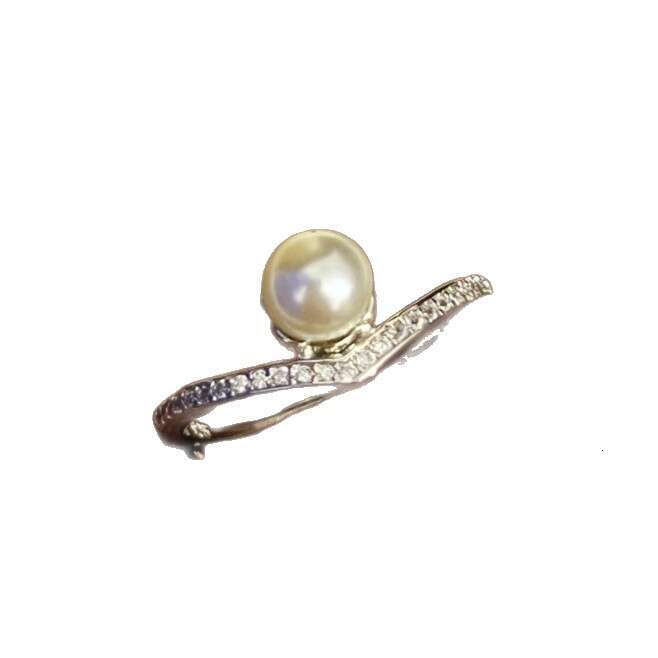 French Paris Style ~ V Diamond Pearl Ring for Women with Zircon Inlay, Light Luxury Niche Design, High-end Feel, Exquisite Adjustable Open Design