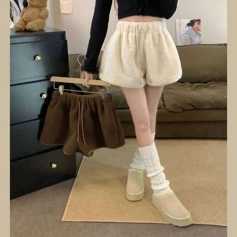 Stylish Lamb Fur Shorts Trendy Furry Fashionable Urban Women's Casual Pants Thin Material Comfortable Commute Style XJ260206