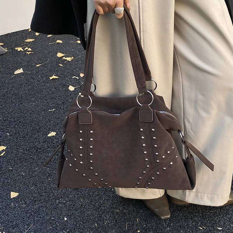 Vintage Simple Portable Underarm Women's New Fashionable Cool Rivet Tote Autumn Fashion Commuter Shoulder Bag Y260205