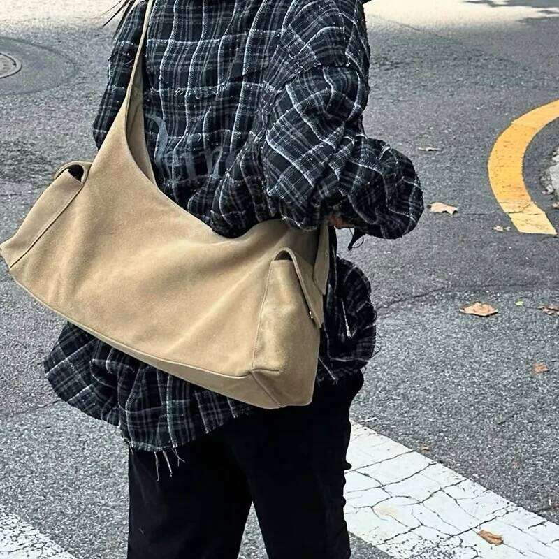 Faux Suede Hollow Rivet Shoulder Vintage Tote Handbag Women Retro Underarm Pouch Autumn Winter Large Capacity Top-Handle Bag Y260205