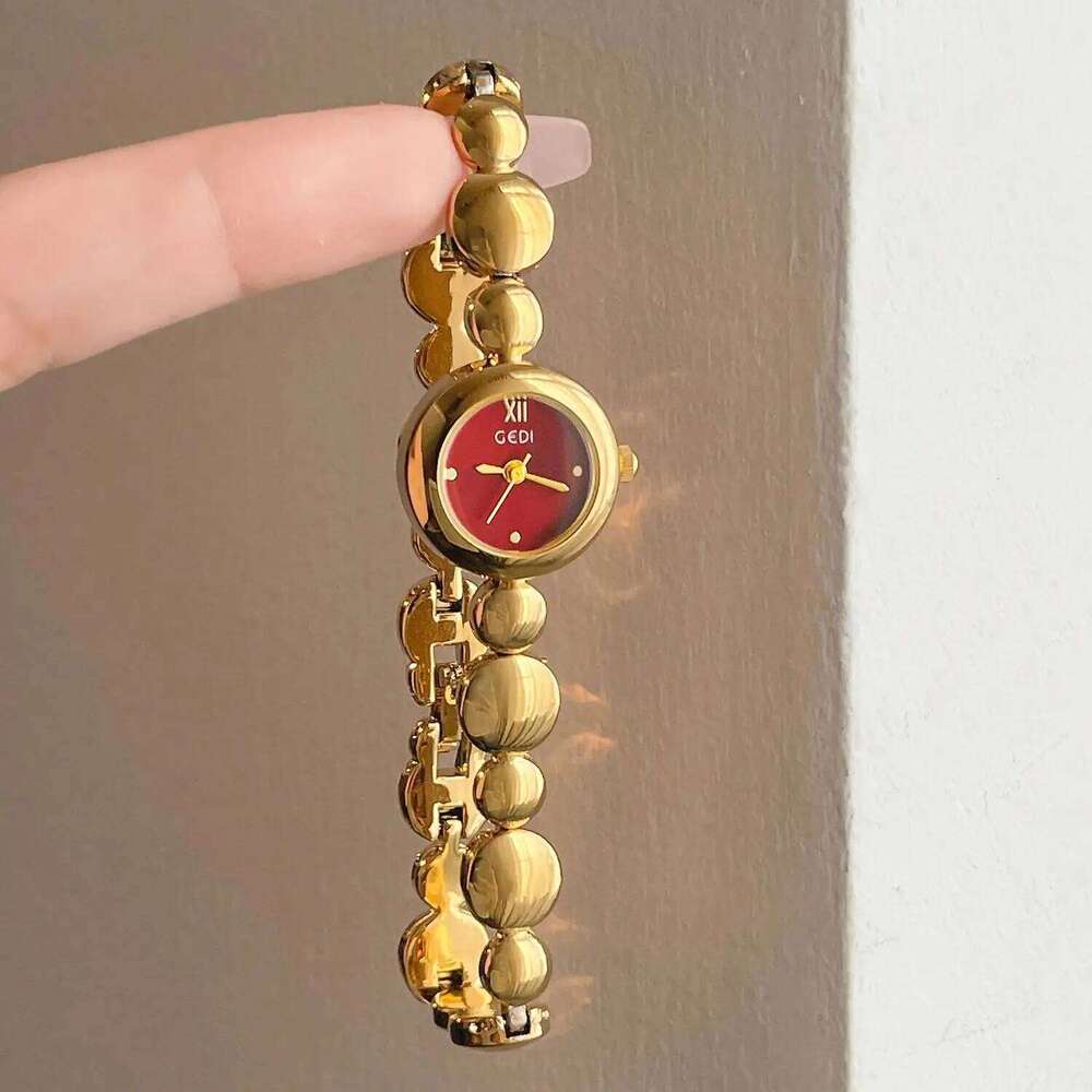 Retro Luxury Encore Red Bracelet-Style Woman Watches with Small Dial, Stainless Steel Band, Water-Resistant Quartz Movement Gift Z260206