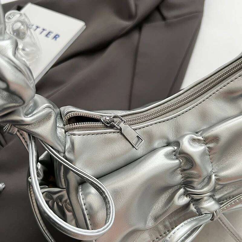 Pleated Strap Flap Shoulder Bags For Women Bow knot Decored Crossbody Messenger Bag 2025 Latest Trends Luxury Designer Handbags Y260205