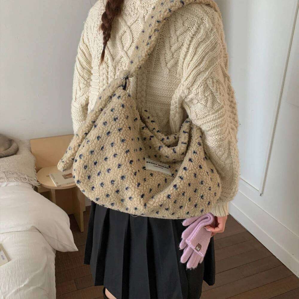 New Autumn and Winter Plush Love Shopping Large Capacity Crossbody Bag, Single Shoulder Furry Bag XJ260129