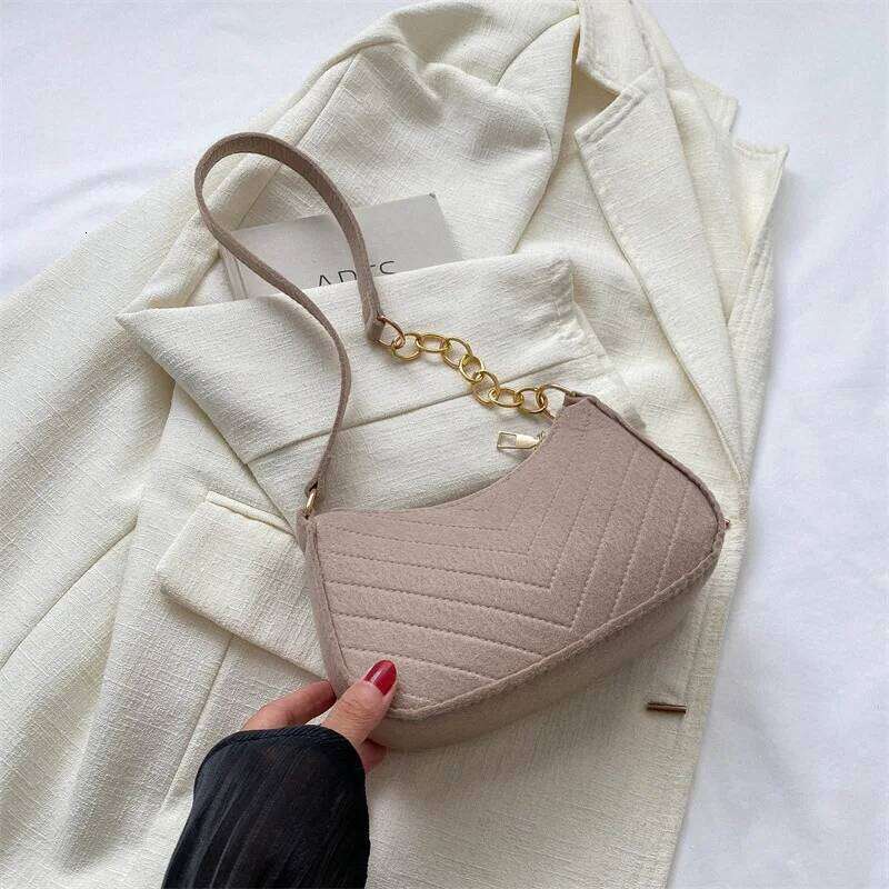 Mini Shoulder Bags for Women Fashion Felt Women's Bag Design Advanced Underarm Handbags Beautiful Purses Crescent SaddleBag 2024 Y260205