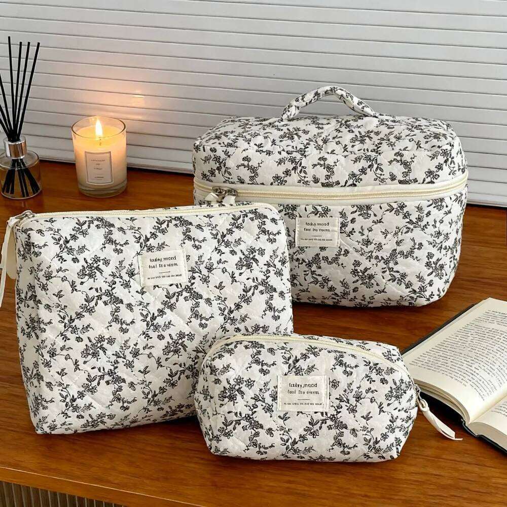 Large Capacity Gifts for Women Women's Bag For Travel Cosmetic Pouch Makeup and Cosmetics Organizer Y260206