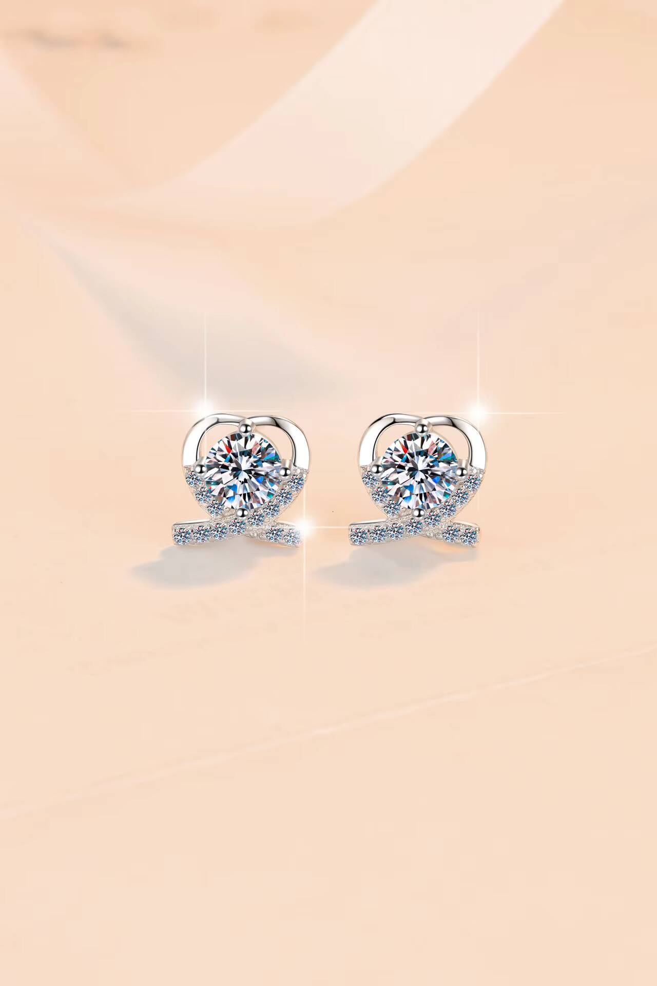 Romantic heart-shaped bow ring halo earrings S925 silver 18K gold sparkling cut moissanite women's earrings