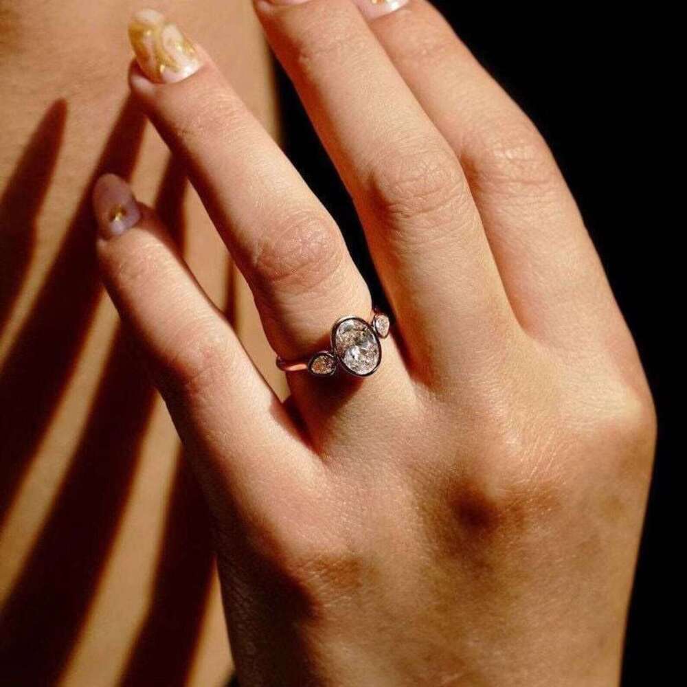 High On Demand 10K Gold Moissanite Diamond Ring For Women Or Elegant And Timeless Jewelry Available At Factory Price