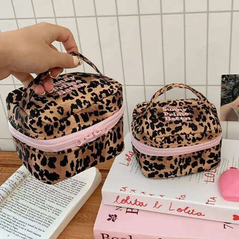 Leopard Embroidered Fashion Zipper Kawaii Cosmetic Case High Capacity Casual Makeup Bag Travel Toiletry Purse Women Y260206
