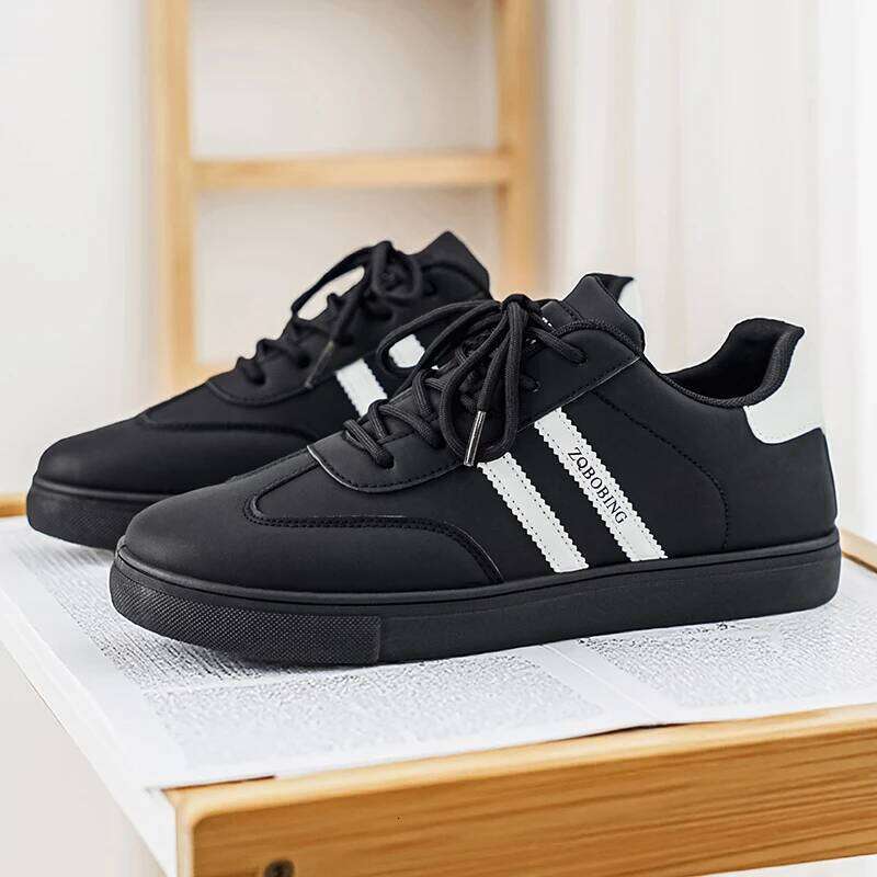 2026 Spring Autumn New Model Wear-Resistant Lightweight Retro for Men, Popular Student Campus Black and White Color Matching Casual Sneakers