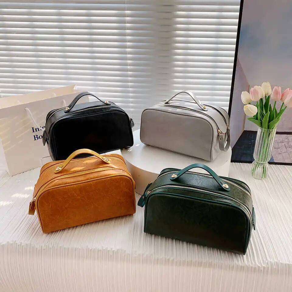 PU Leather New Retro Double Zipper Portable Premium Sense Capacity Toilet and Carry Large Makeup Storage Bag Y260206