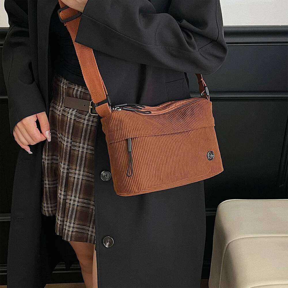 New Minimalist Fleece Women's Shoulder Versatile Multi-Layer Commuting Crossbody Bag XJ260129