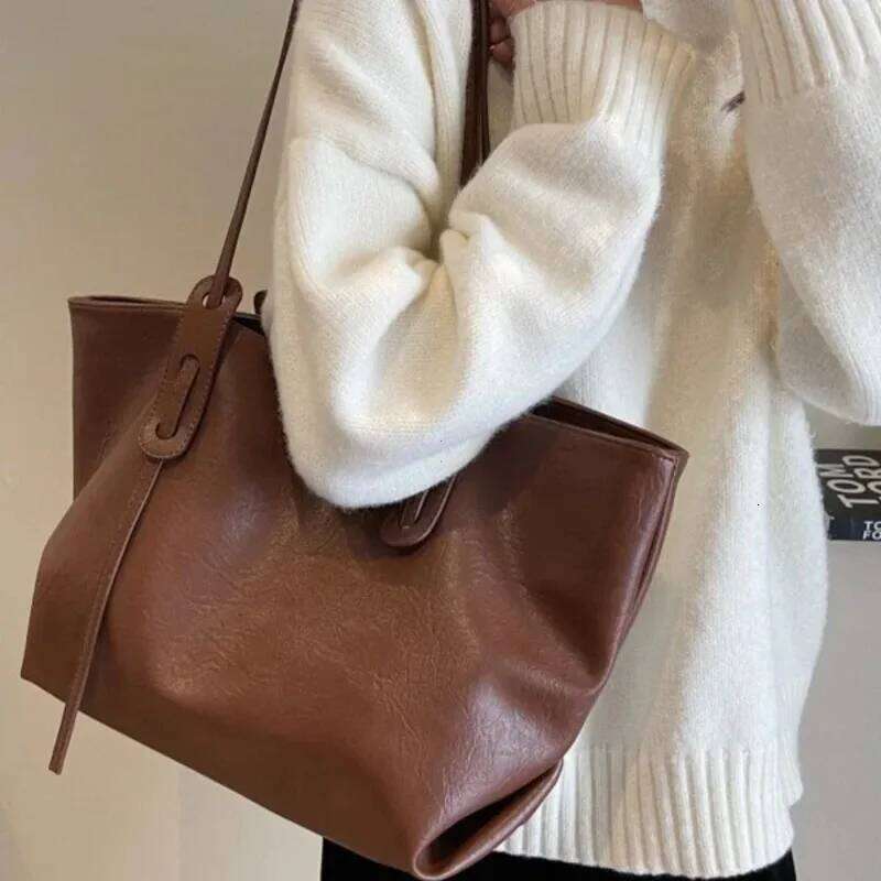 Large Capacity Women's Tote Bag 2025 Winter Fashion Trend Leather Shoulder Bags Office Handbag Y260205