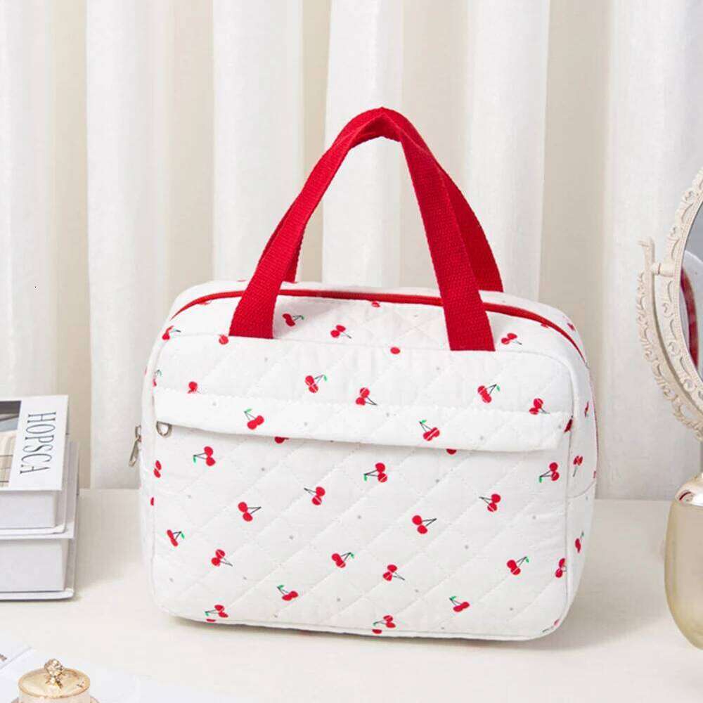 Cotton Quilted Cosmetic Floral Makeup Travel Zipper Bag Large Capacity Toiletry Handbag for Women Organizer Y260206