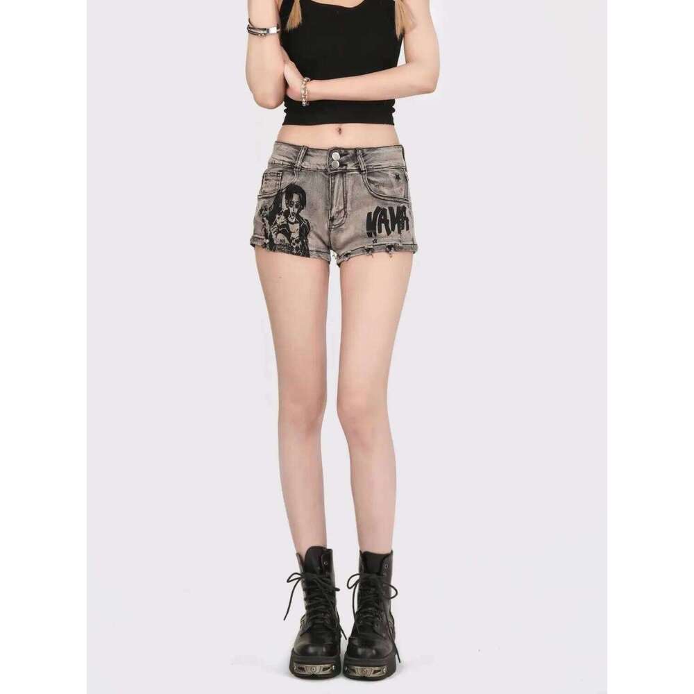 Retro Spice Girl Style Denim Shorts Women's New Mid Waist Slim Elastic Skull Printed Sexy Y2k Super Short Hot Pants C260206