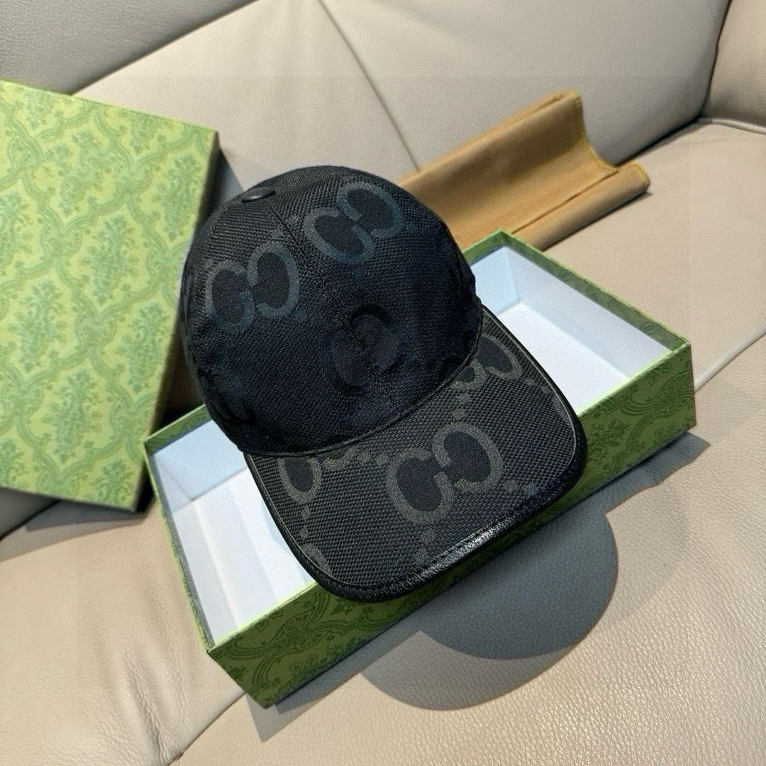 designer cap women Classic Large letter logo baseball hat Male and female duckbill caps Classic casual sun shading simple versatile fashion