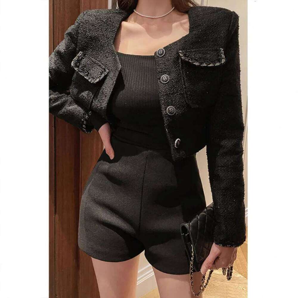 Woolen shorts women's autumn/winter 2024 new high waisted A-line small and loose casual wide leg pants XJ260206