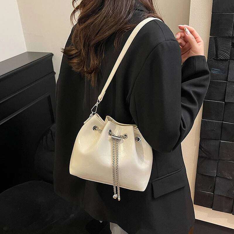 Women Luxury Leather Classic Fashion Designer Shoulder Tote Bag Elegant Crossbody Handbag For Modern Trendy Outfits Y260205