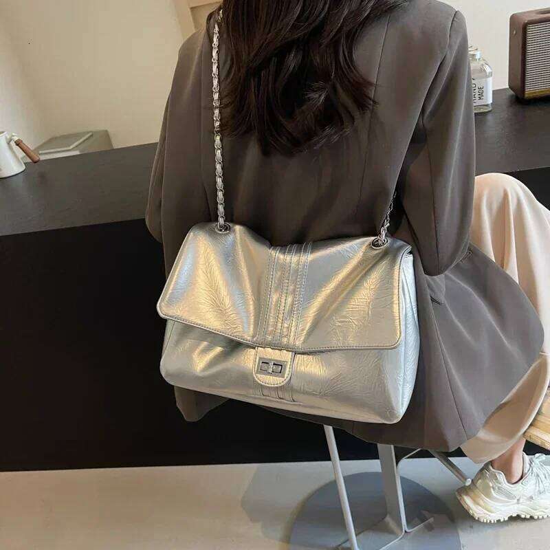 Classic Fashion Trend Women's Large Capacity Handbag 2024Solid Chain Embellished Single Shoulder Crossbody Purse Black White Y260205