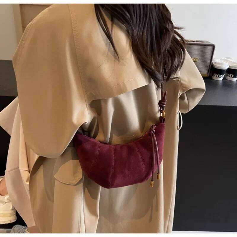 Velvet Material Zipper 2024 High Quality Shoulder Solid Color Simple Fashionable Crossbody Bag Soft Western Style Handbag Y260205