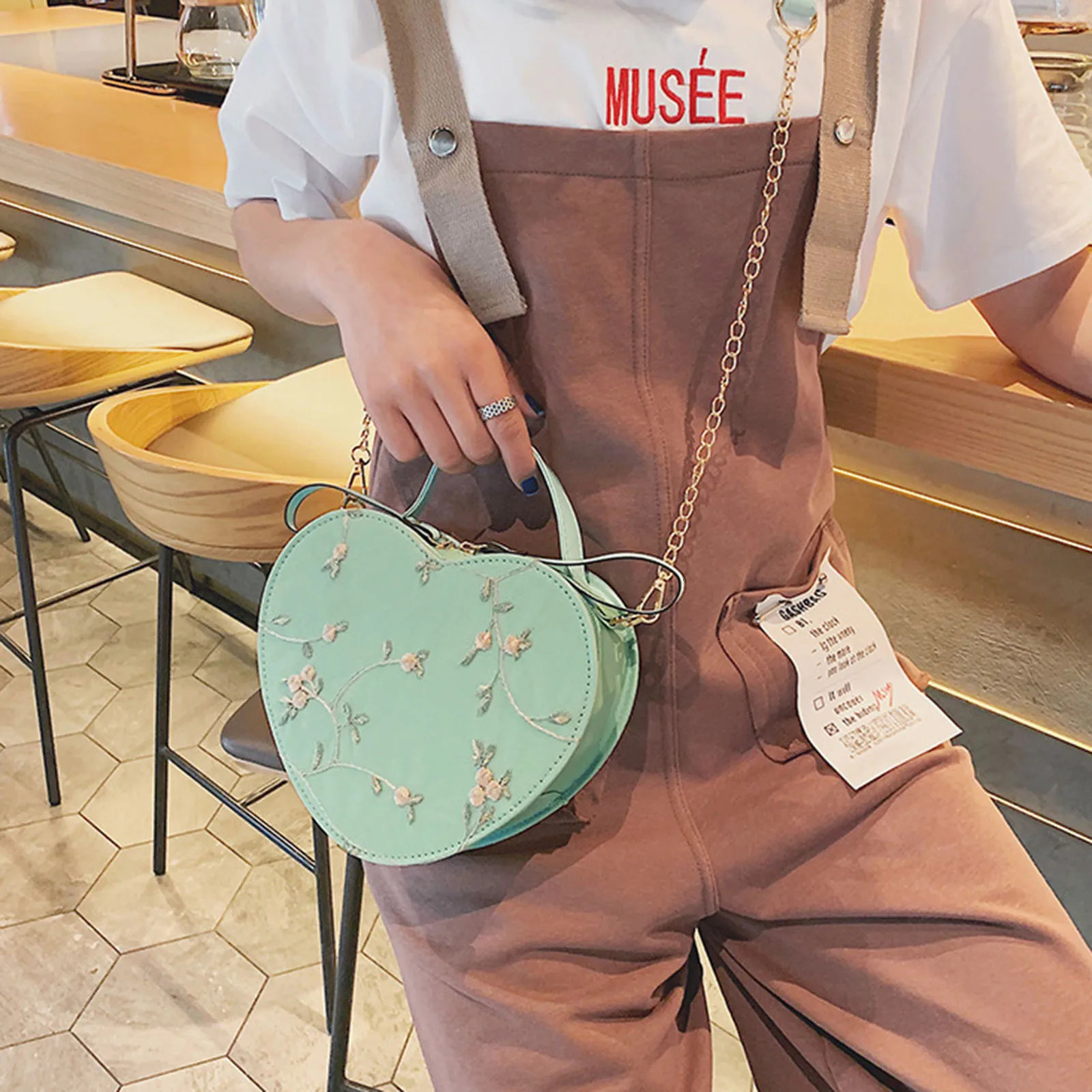 Womens Lace Heart Crossbody Bag PU Leather Shoulder Purse Fashion Handbag with Chain Strap for Valentine Gift 21x17x6cm 260129