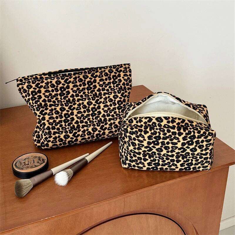 Autumn and Winter Leopard Print Large Capacity Toiletry Women's Makeup Pouch Travel Cosmetic Organizer Bag Y260206